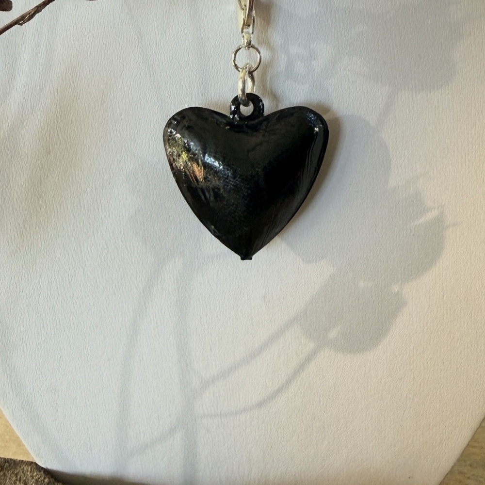 Black Rustic Puffy Heat Charm